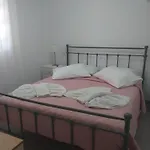 Garneli Apartments